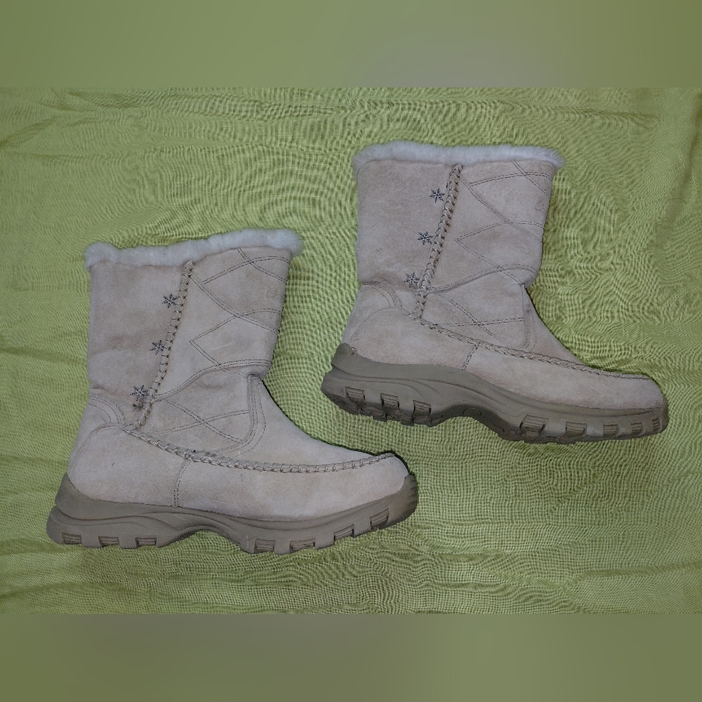 Cabela's Tan Winter Boots with Snowflake Detail Sz 10